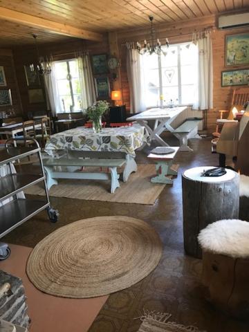 Paeivin Pirtti - Pirttikahvila Ja B&B Luosto Esterno foto